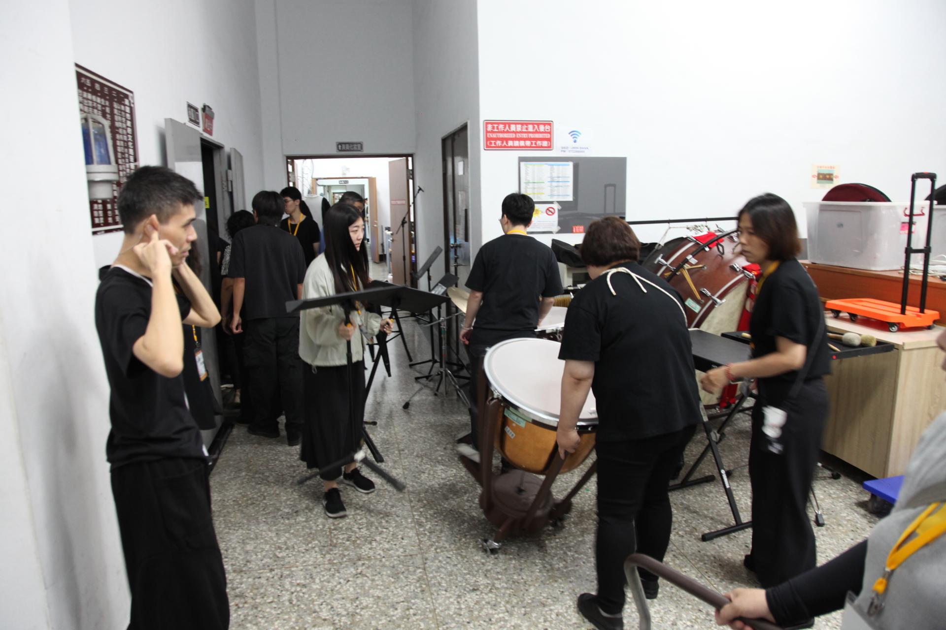 場佈及彩排 . '-' . 0