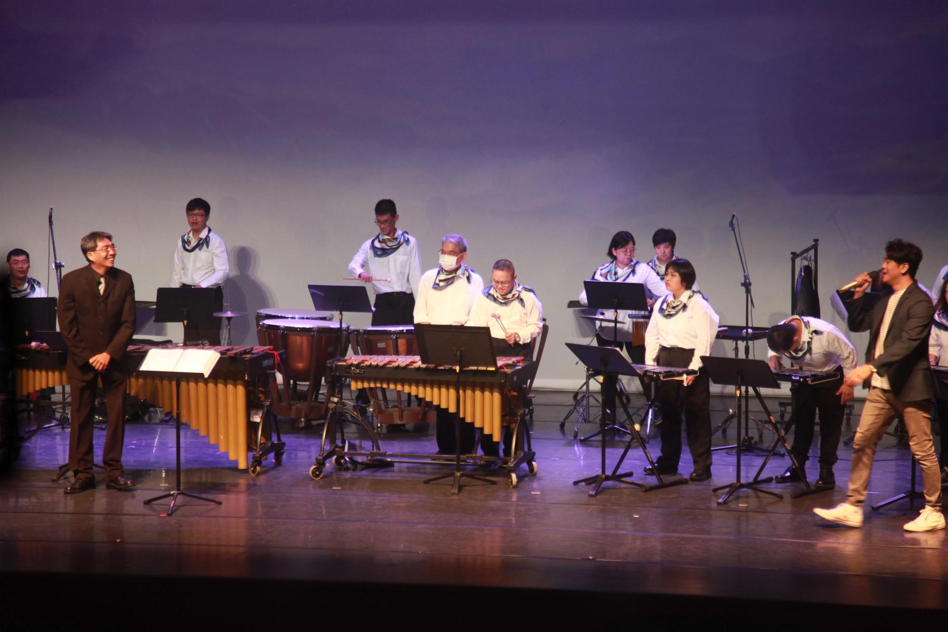 正式演出 . '-' . 8