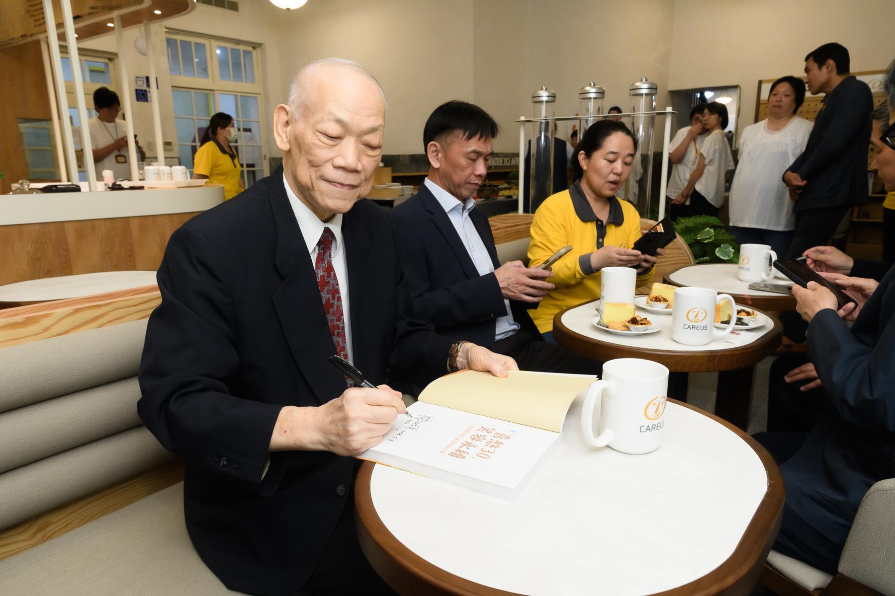 記者會花絮 . '-' . 1